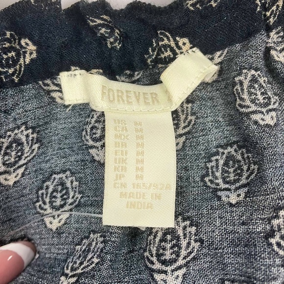 Flowy Off the Shoulder Blouse - Picture 5 of 5